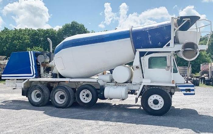 Used 2000 Oshkosh 4-Axle Front Discharge Mixer Truck