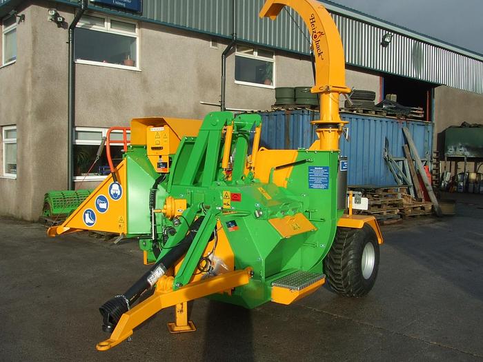 Pressure assist option for HM 300/400 series chippers