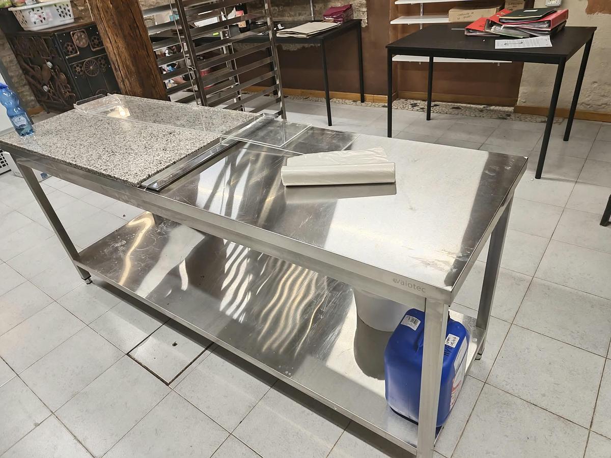 Usato Lotto di attrezzature per pasticceria e cioccolato