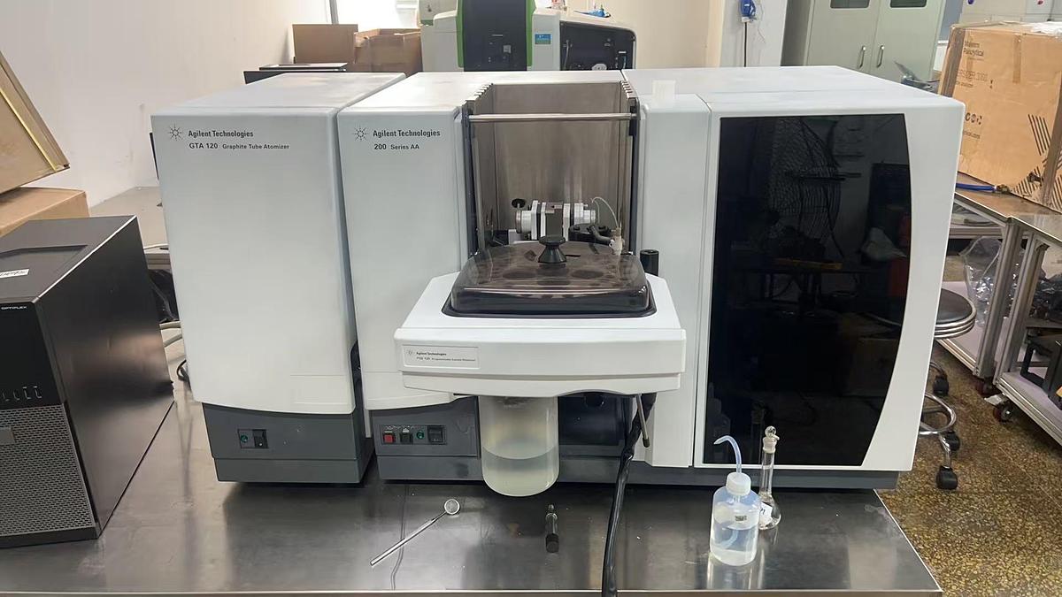 Usato 2014 Agilent FS 240