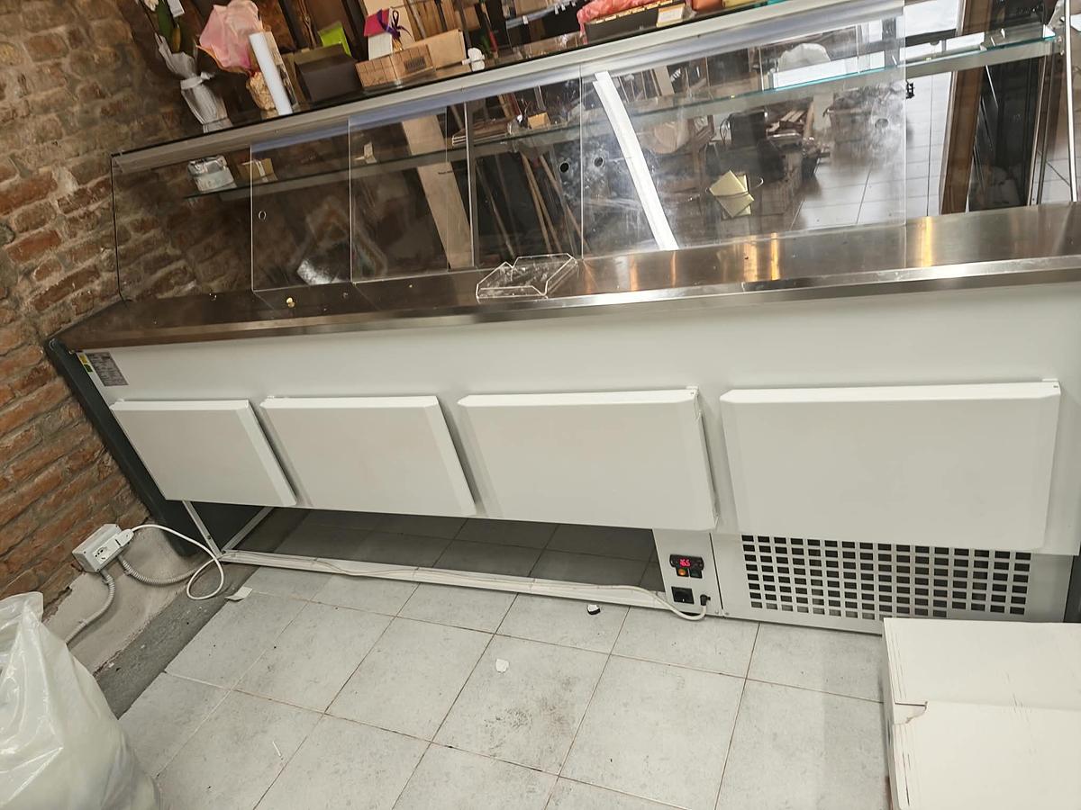 Usato Lotto di attrezzature per pasticceria e cioccolato
