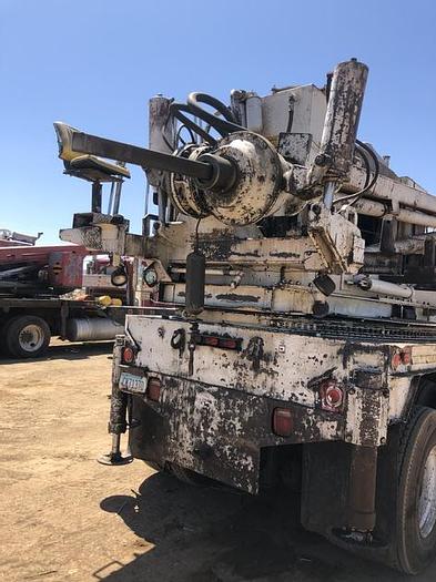 Used HB21242 Texoma 330 mounted on a 1985 Ford LT9000 Texoma 330