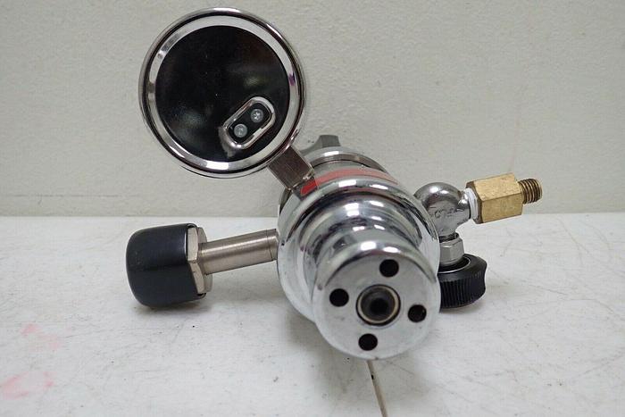 Used Matheson Tri-Gas M81-540-S Pressure Regulator w/ 3000psi 63-3133 Gauge