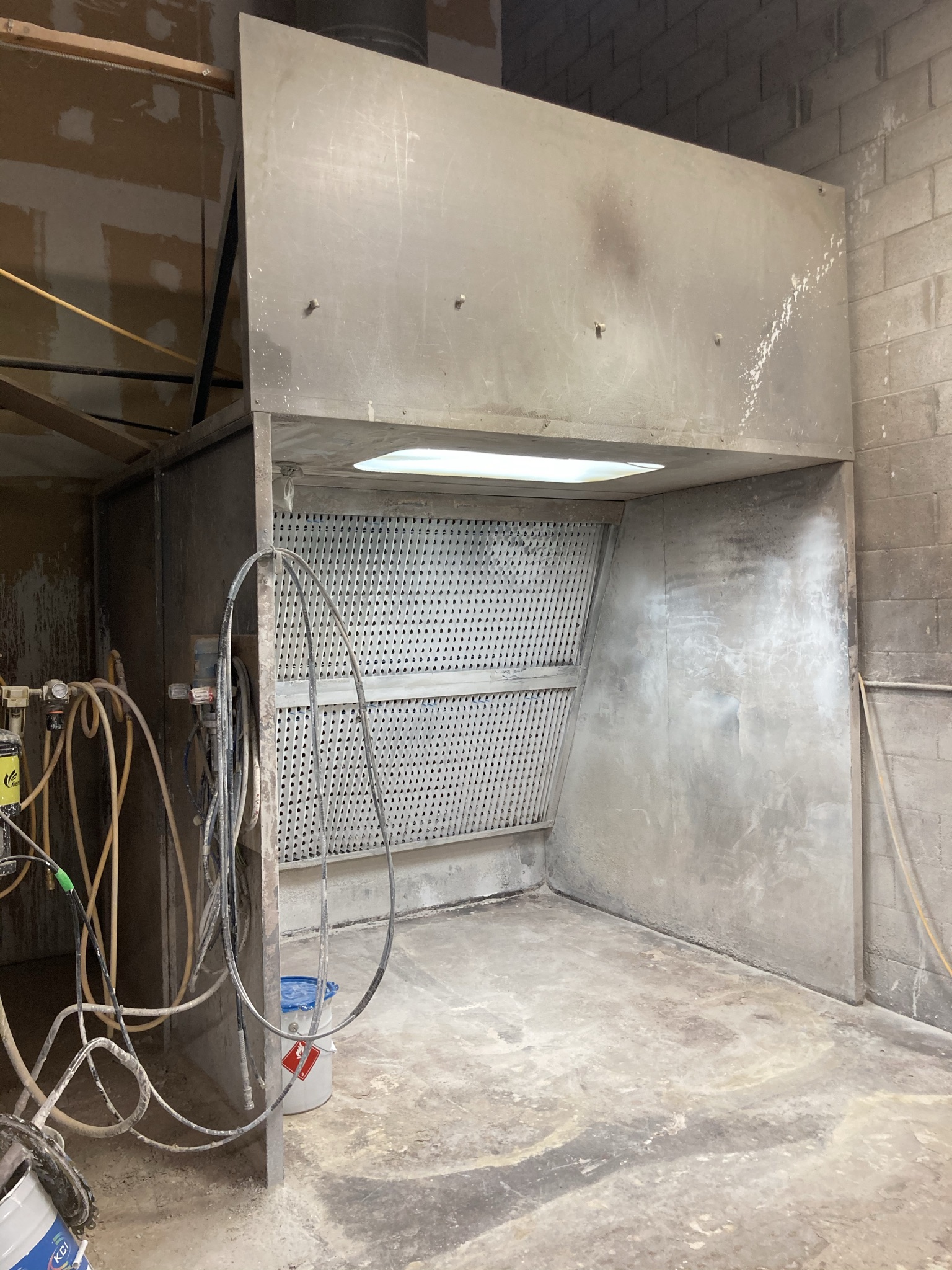 Used Binks 8' Spray Booth