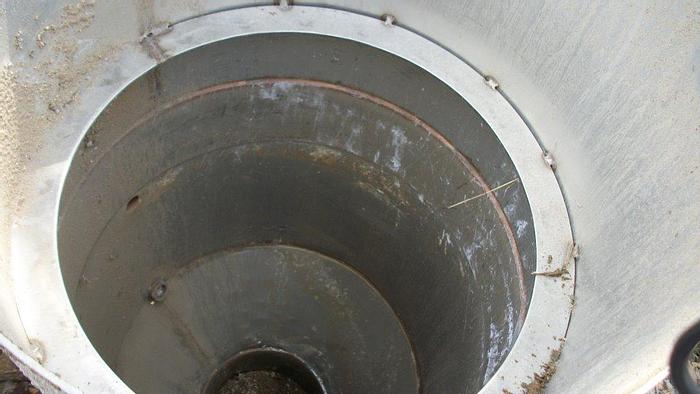 Used Hopper, S/st, 20" x 32", 18" Cone Bottom #S740138