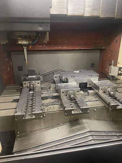 Usato CENTRO DI LAVORO VERTICALA A PORTALE MAZAK FJV 250