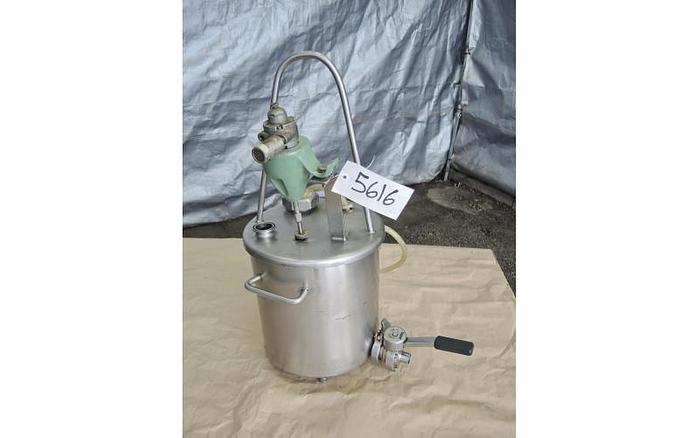 Used USED 5 GALLON TANK, STAINLESS STEEL, SANITARY WITH AIR MIXER