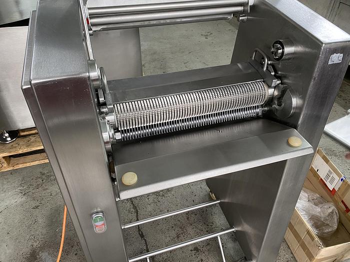 Refurbished MAJA SKINNY with infeed conveyor