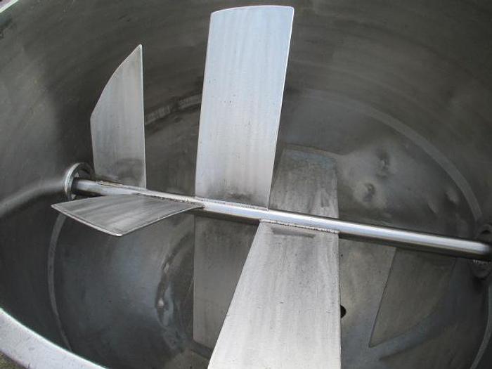 Used Stainless Steel Kettle, 250 gallon capacity, horizontal agitation