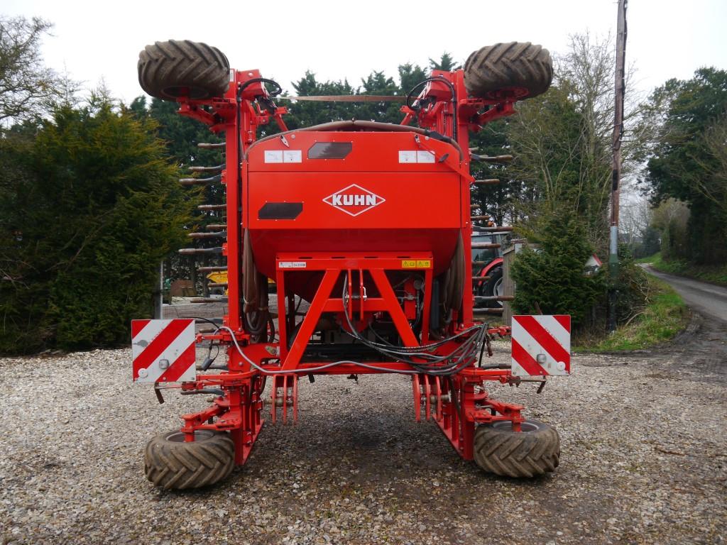 Used Kuhn Megant 600 Tine Drill