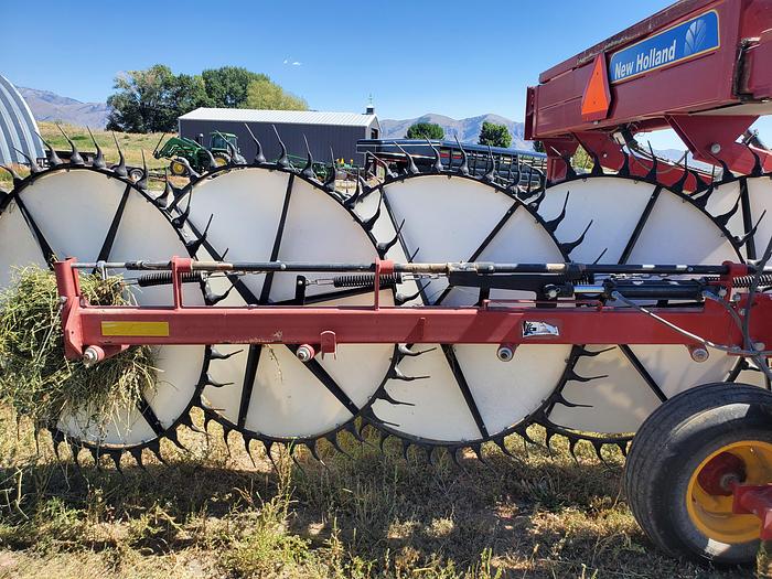 Used 2012 New Holland H5980 Wheel Rake
