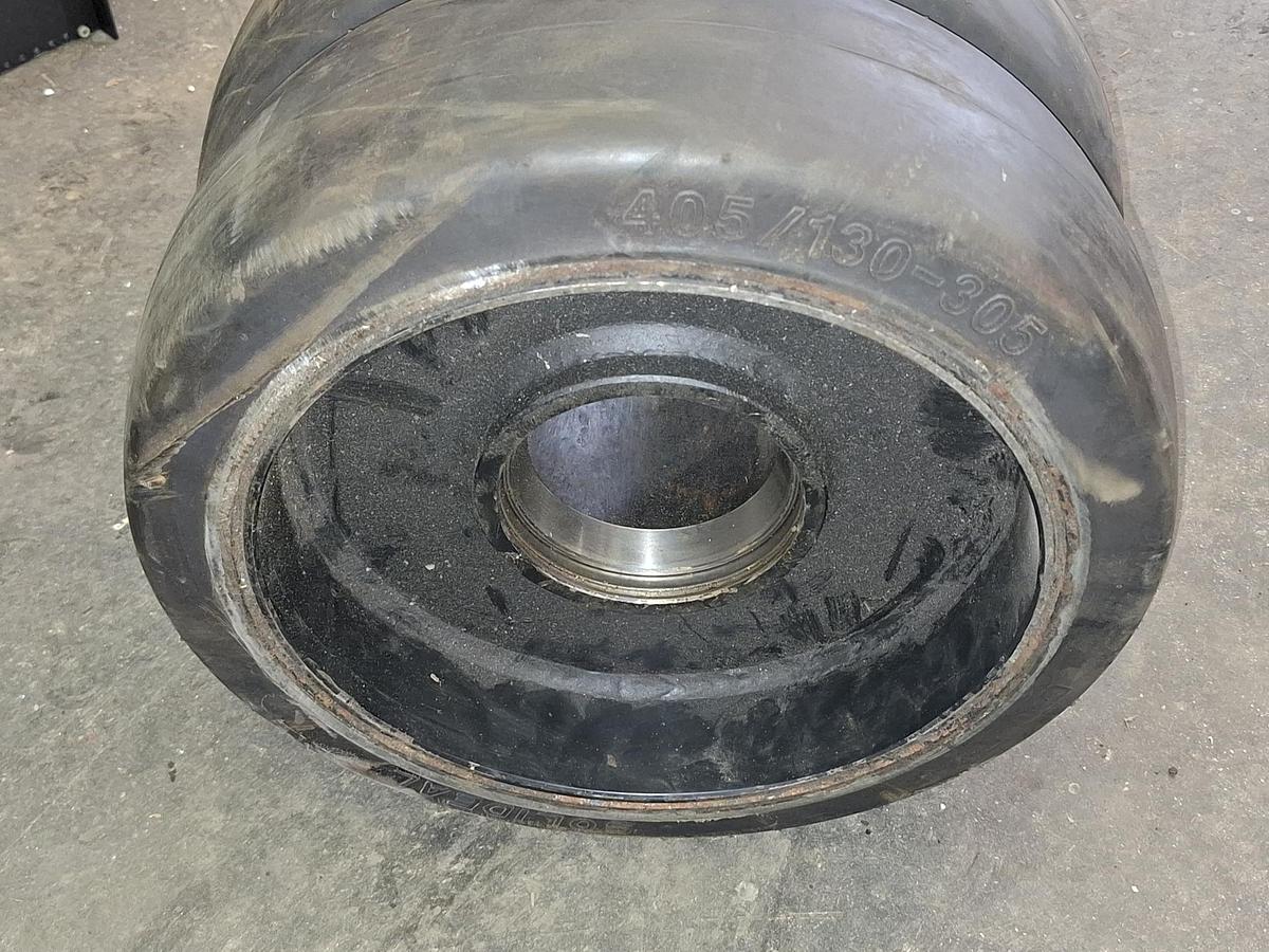 Zwillingsreifen für Tieflader, 405/130-305, , neuwertig