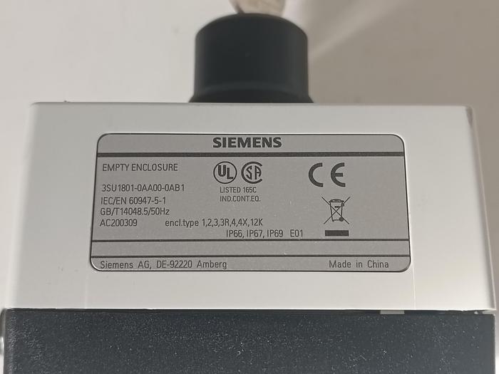 Gebraucht Schlüsselschalter 3SU1, 3SU1801-0AA00-0AB1, Siemens, neuwertig