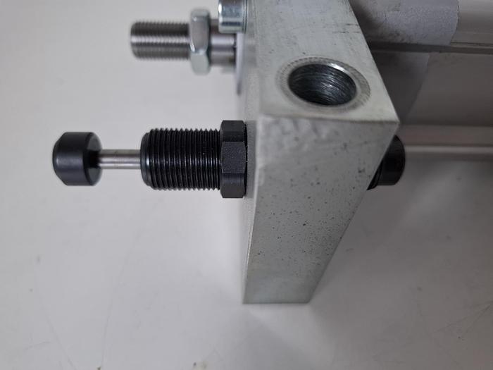 Gebraucht Pneumatik Flanschzylinder, DSBC-63-200-PPVA-N3, 1383585, Festo, gebraucht