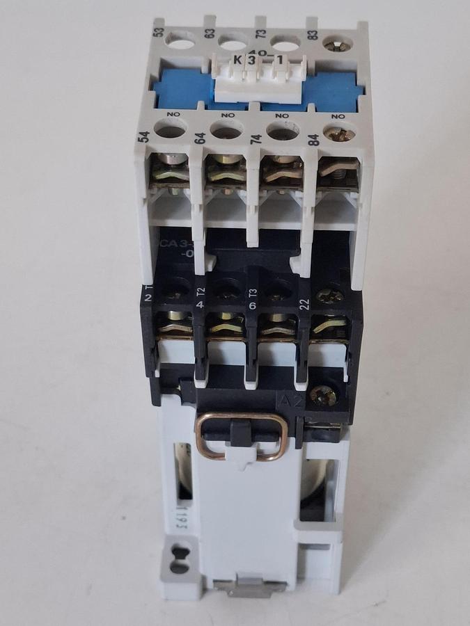 Gebraucht 3 Stück Schütz mit Hilfskontakt, CA3-9C + CS3-P, Sprecher & Schuh, gebraucht