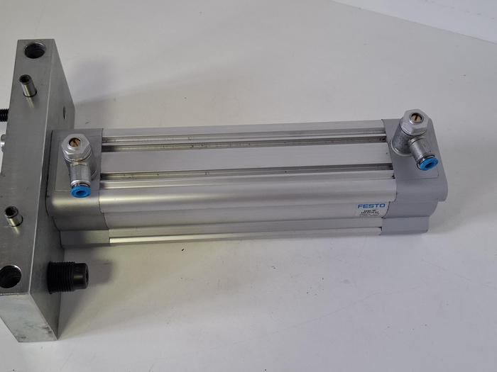 Gebraucht Pneumatik Flanschzylinder, DSBC-50-150-PPVA-N3, 2098974, Festo, gebraucht