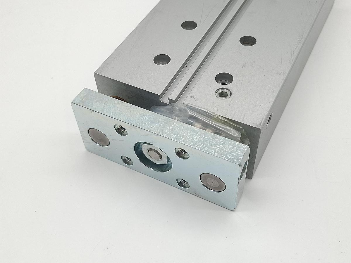 Doppelt geführter Zylinder, Hub 160mm, DFM-32-160-P-A-GF, 170862, Festo, neu