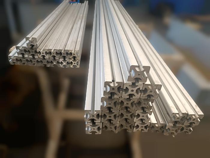 Gebraucht 54,21m Aluminiumprofil zum Sensationspreis €9/m excl., Nut 8mm, 40 x 40mm , gebraucht