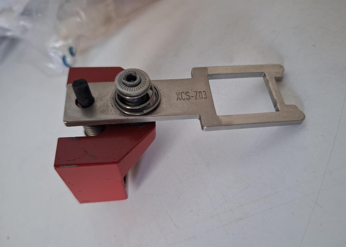 5 Stück Betätiger für Positionsschalter, XCS Z03, Telemechanique, neu