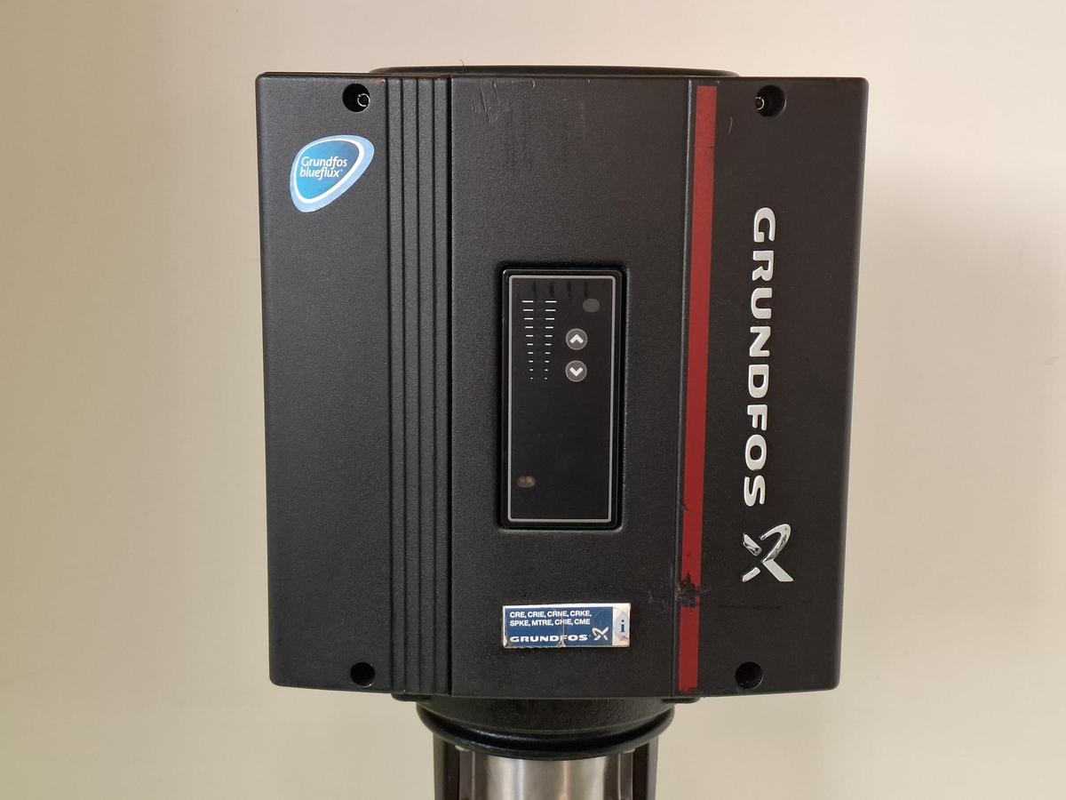 Druckerhöhungspumpe mit Frequenzumformer, CRE15-03 A-F-A-E-HQQE, Grundfos, neu