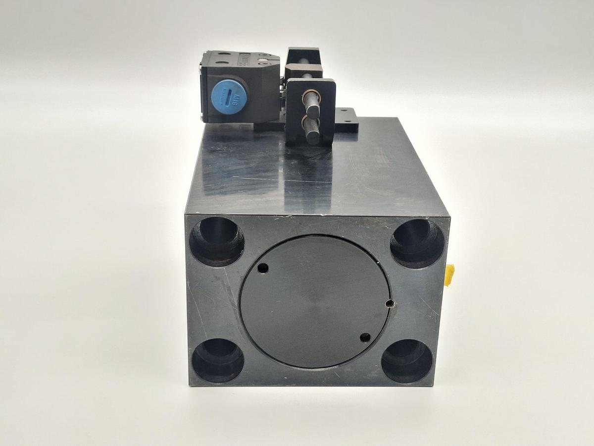 Blockzylinder mit Balluff Endschalter, Hub 30mm, Kolben D63mm, BZ 500.63/40.02.204.030 2.R.V, Merkle, neu