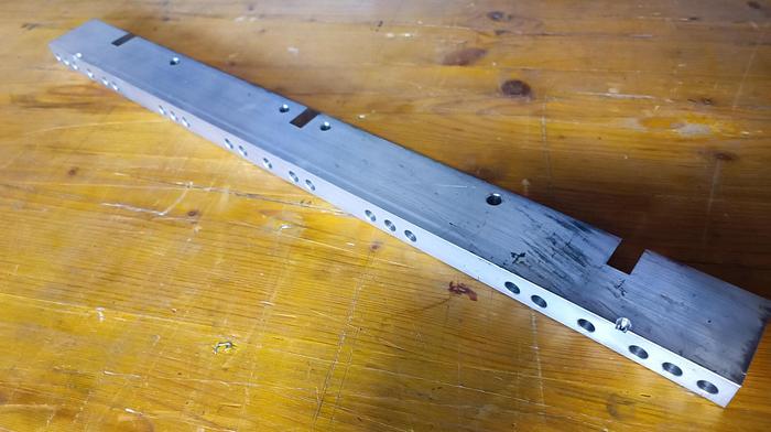 15 Stk. Bearbeitete Aluminium Flachprofile, 26 kg, 50 x 20 x 580mm, AlMgSi0,5, , neu