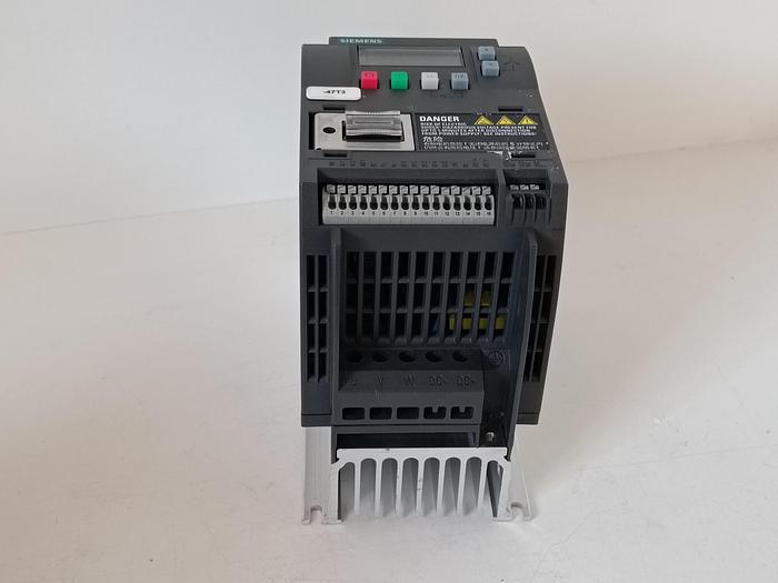 Gebraucht Frequenzumformer SINAMICS V20, 6SL3210-5BE17-5CV0, Siemens, neuwertig -50%