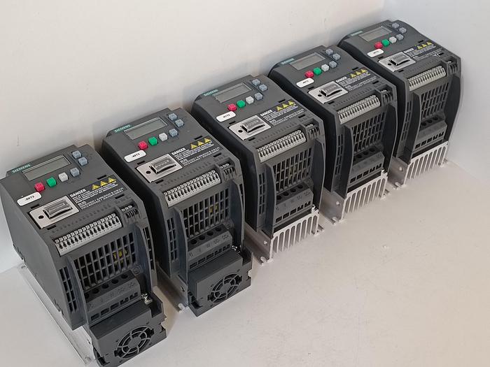 Gebraucht Frequenzumformer SINAMICS V20, 6SL3210-5BE17-5CV0, Siemens, neuwertig -50%
