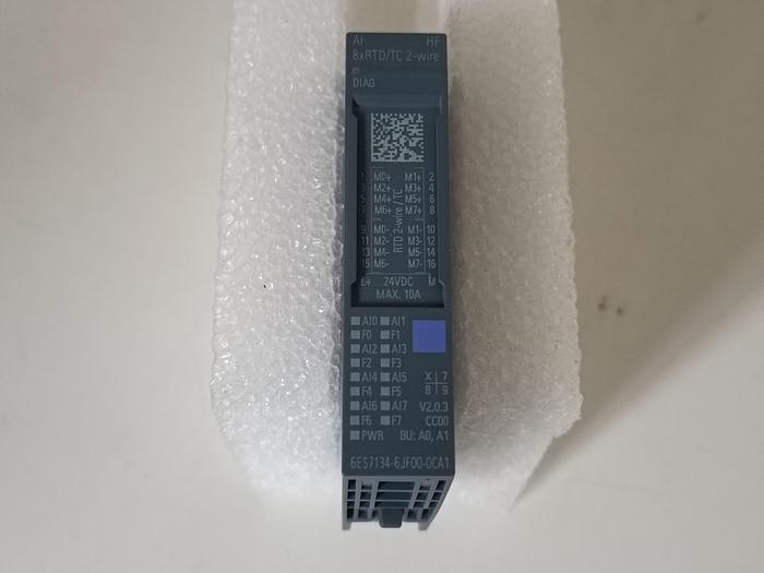 Gebraucht 1 Stück SIMATIC ET200SP, analoges Eingangsmodul, 6ES7134-6JF00-0CA1, Siemens, neuwertig