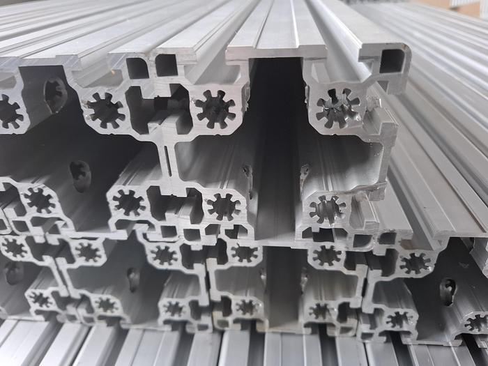 Gebraucht Aluminiumprofil, 50m, nur € 25/m, 90x90 L B Typ Nut 10 leicht, , gebraucht-Top