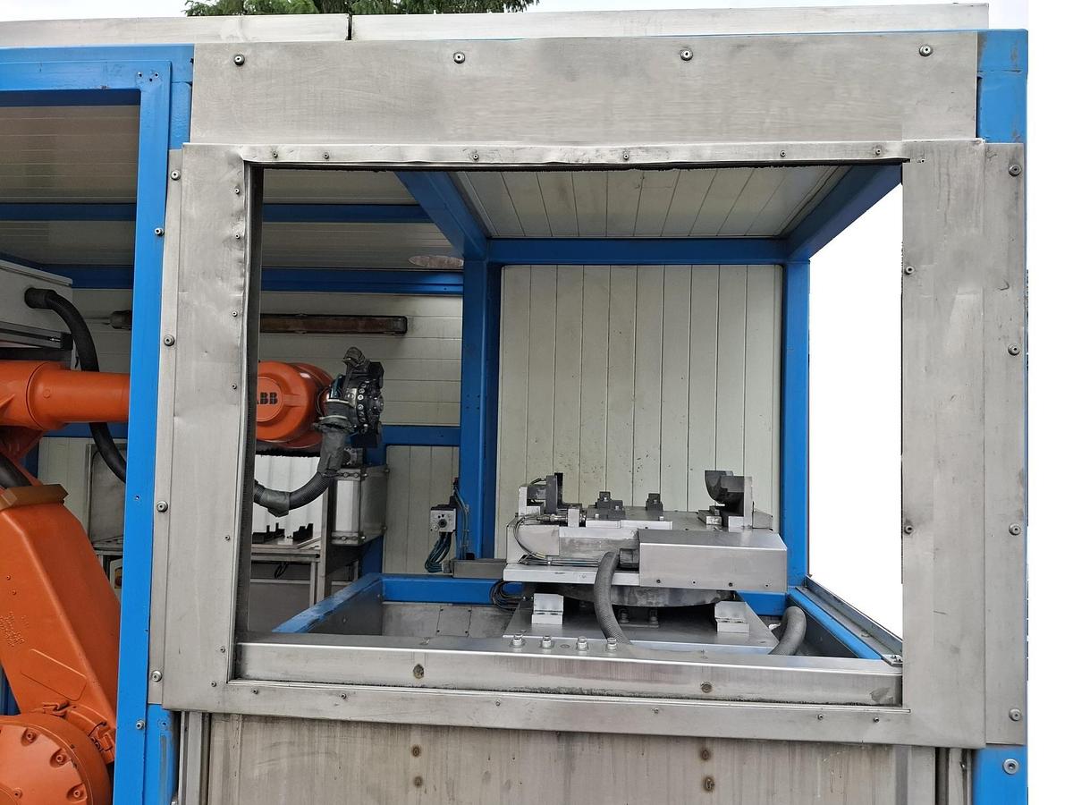 Gebraucht Komplette Bearbeitungszelle mit Roboter und …, RB4400 SC…, ABB, gebraucht