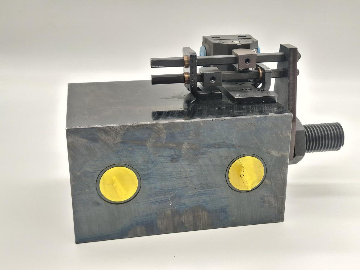 Blockzylinder mit Balluff Endschalter, Hub 30mm, Kolben D63mm, BZ 500.63/40.02.204.030 2.R.V, Merkle, neu