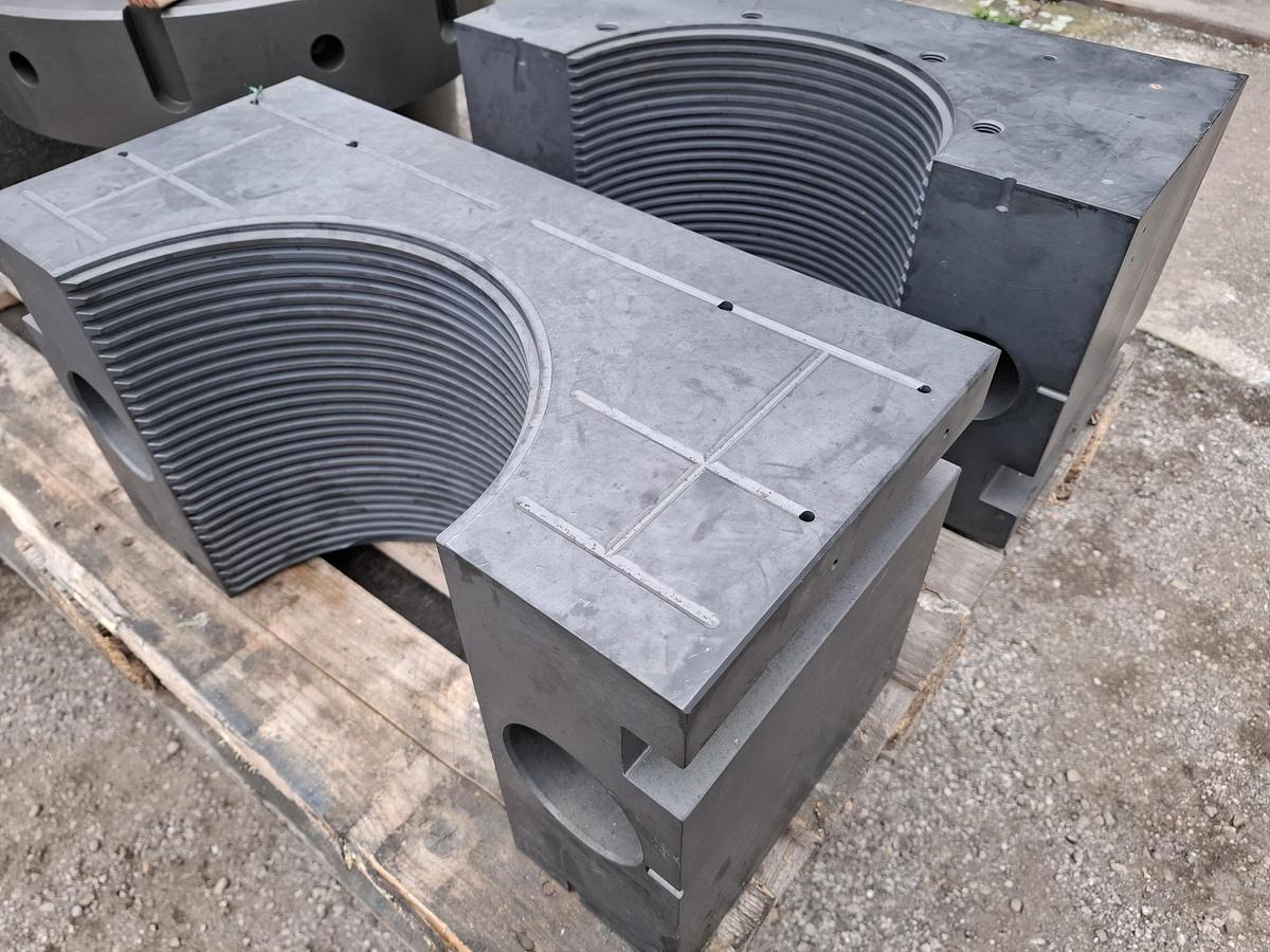 Geteilte Mutter für Druckgussmaschine Idra 2500, TR300x10,  Strate/Idra, neu