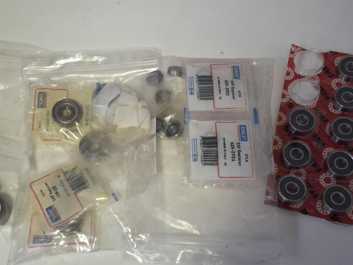 Konvolut ca. 265 Stück kleine Wälzlager, SKF, FAG, INA, , neuwertig