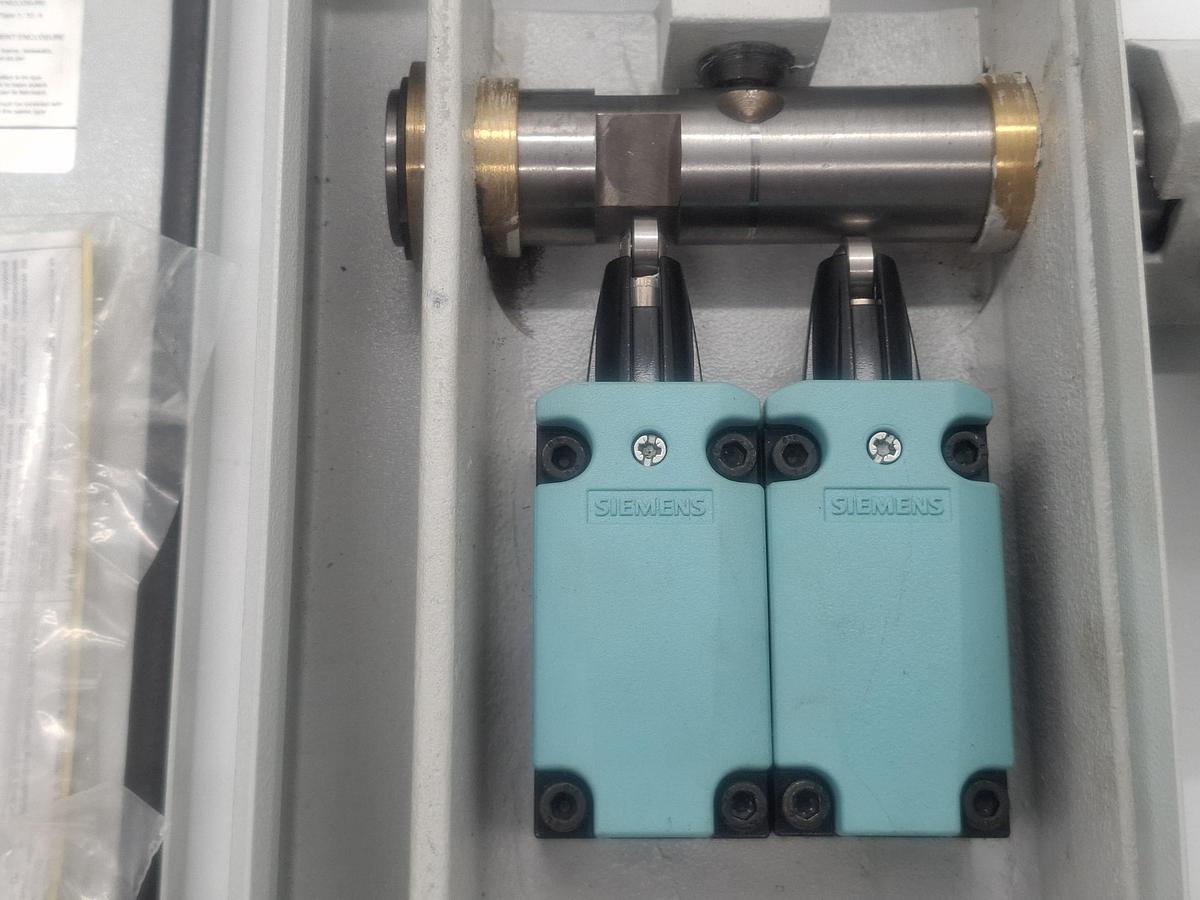 Mechanische 2 Kreis Schaltung, Schaltwelle mit Positionsschalter, Rittal, neu