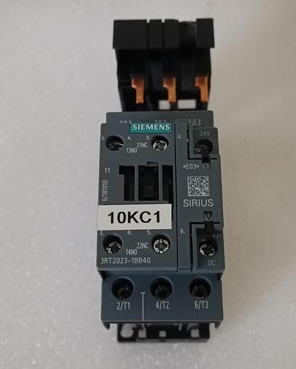 Gebraucht 2 Stück Schütz + Verbindungsbaustein, Sirius, 4KW, 9A, 400V, 3RT2023-1BB40, Siemens, gebraucht-Top