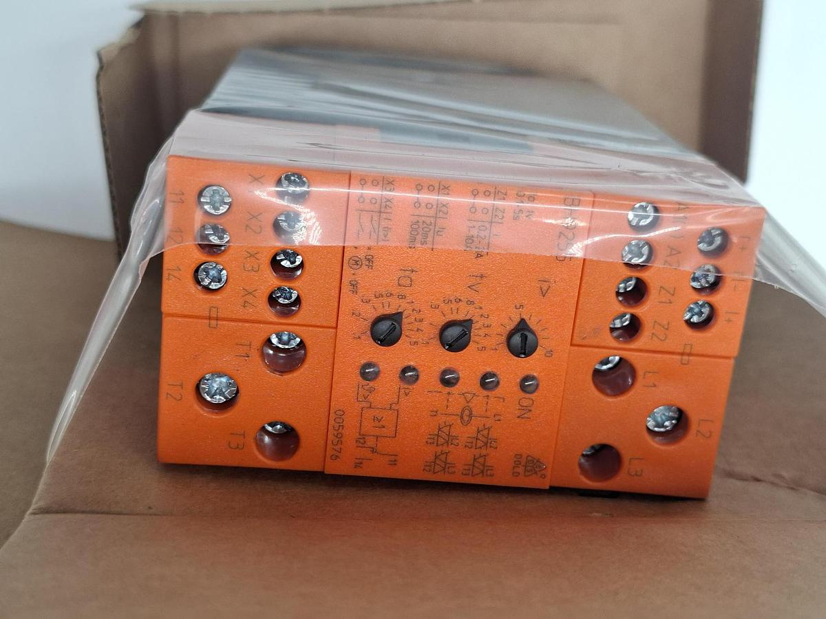 Wendeschütz 0059576, BH9255.11 UH AC/DC24V 4A, Dold und Söhne, neu