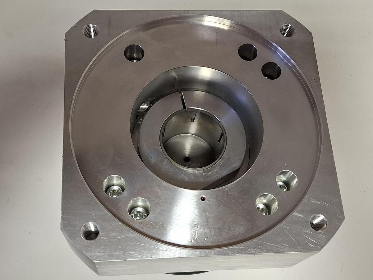 Präzisions-Planetengetriebe, i=8, PLFHP140-008-SSSE3AK-E38, Neugart, neu