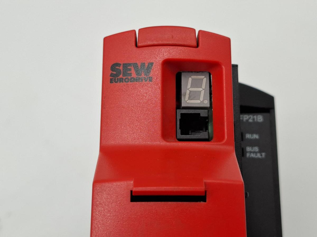 Gebraucht Frequenzumformer + Bremswiderstand, 0 Leistungsstunden, 0,55KW, MDX61B0005-5A3-4-0T, SEW, gebraucht-Top