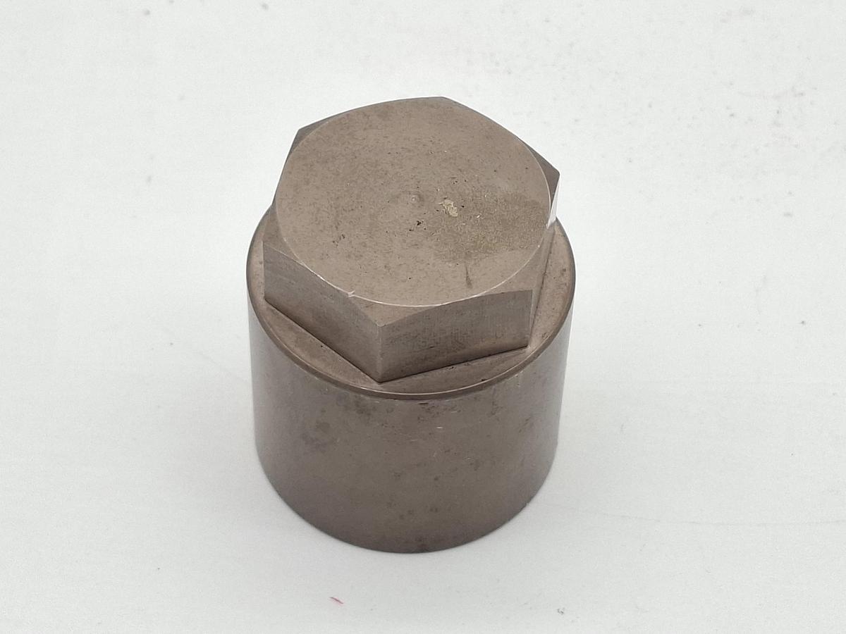 8 Stück hochfeste, dickwandige, geschlossene Muttern für Strahlanlagen, M20 , neu