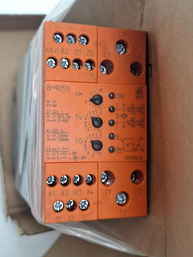 Wendeschütz 0059576, BH9255.11 UH AC/DC24V 4A, Dold und Söhne, neu