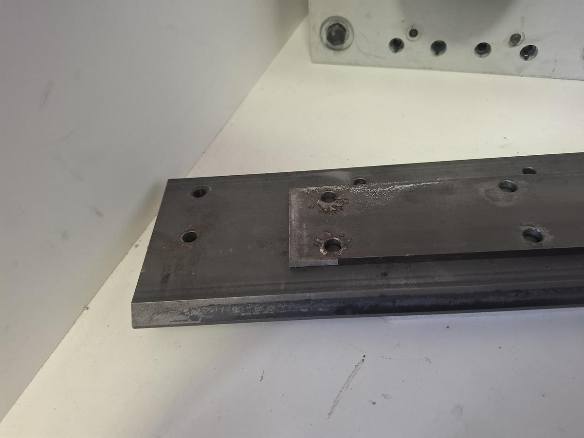 Gebraucht Kompette Lineareinheit, abgebaut, max. Hub 900/1220mm,  gebraucht