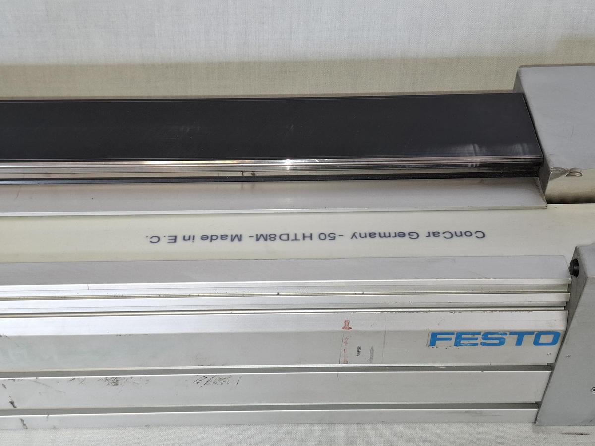 Gebraucht Linearschlitten, Zahnriemenachse, Hub 800, EGC-185-800-TB-KF-0H-CK, 556817, Festo, gebraucht