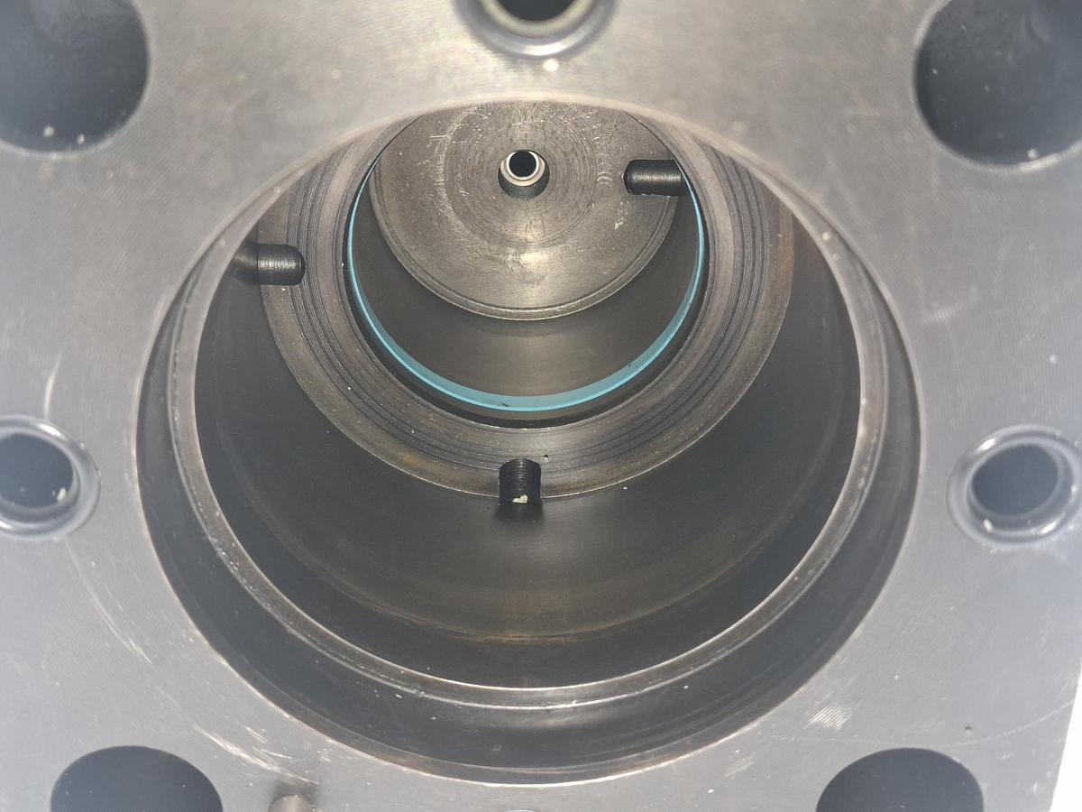 Ventilkopf für Druckgussmaschine IDRA 2500, C13DEC107E50/0U99009900, Parker, neu