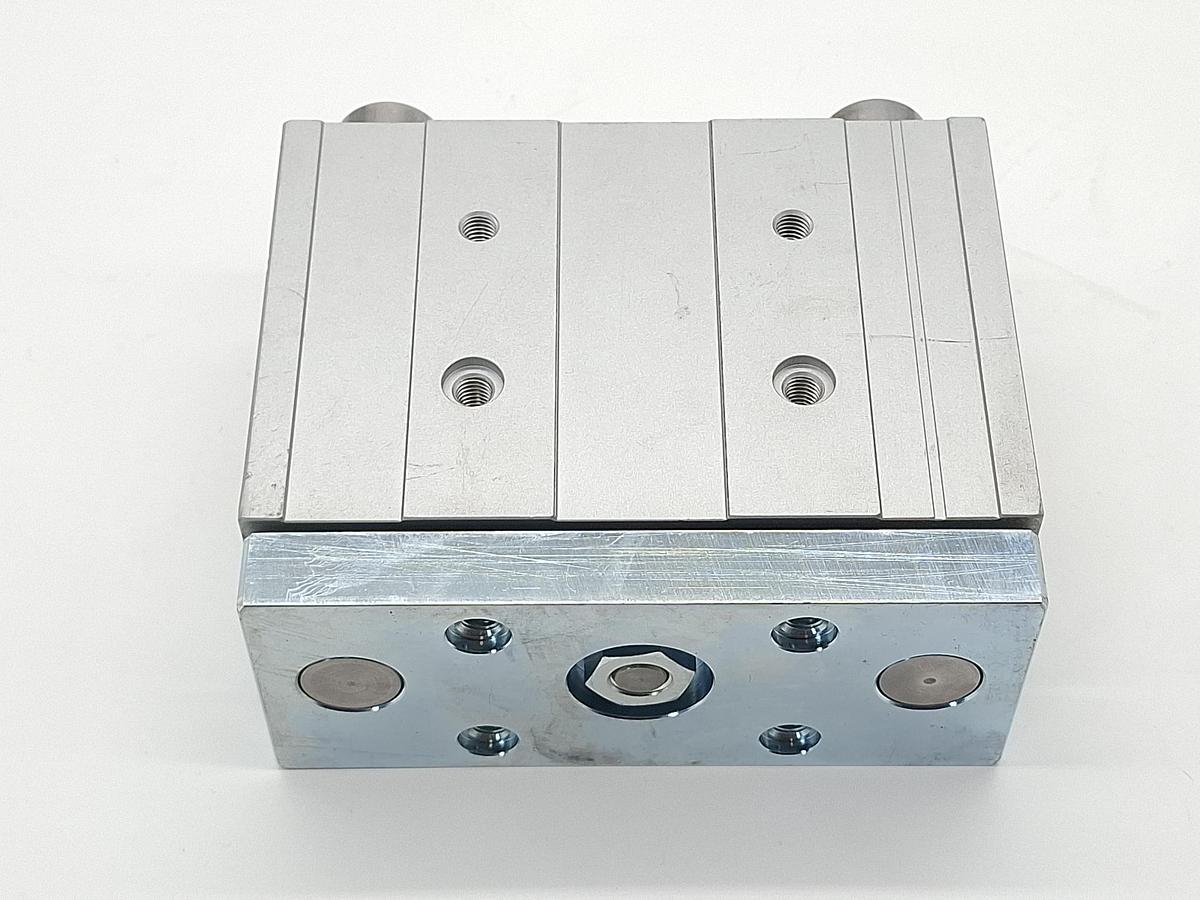 Doppelt geführter Zylinder, Hub 50mm, DFM-50-50-P-A-GF, 170872, Festo, neu