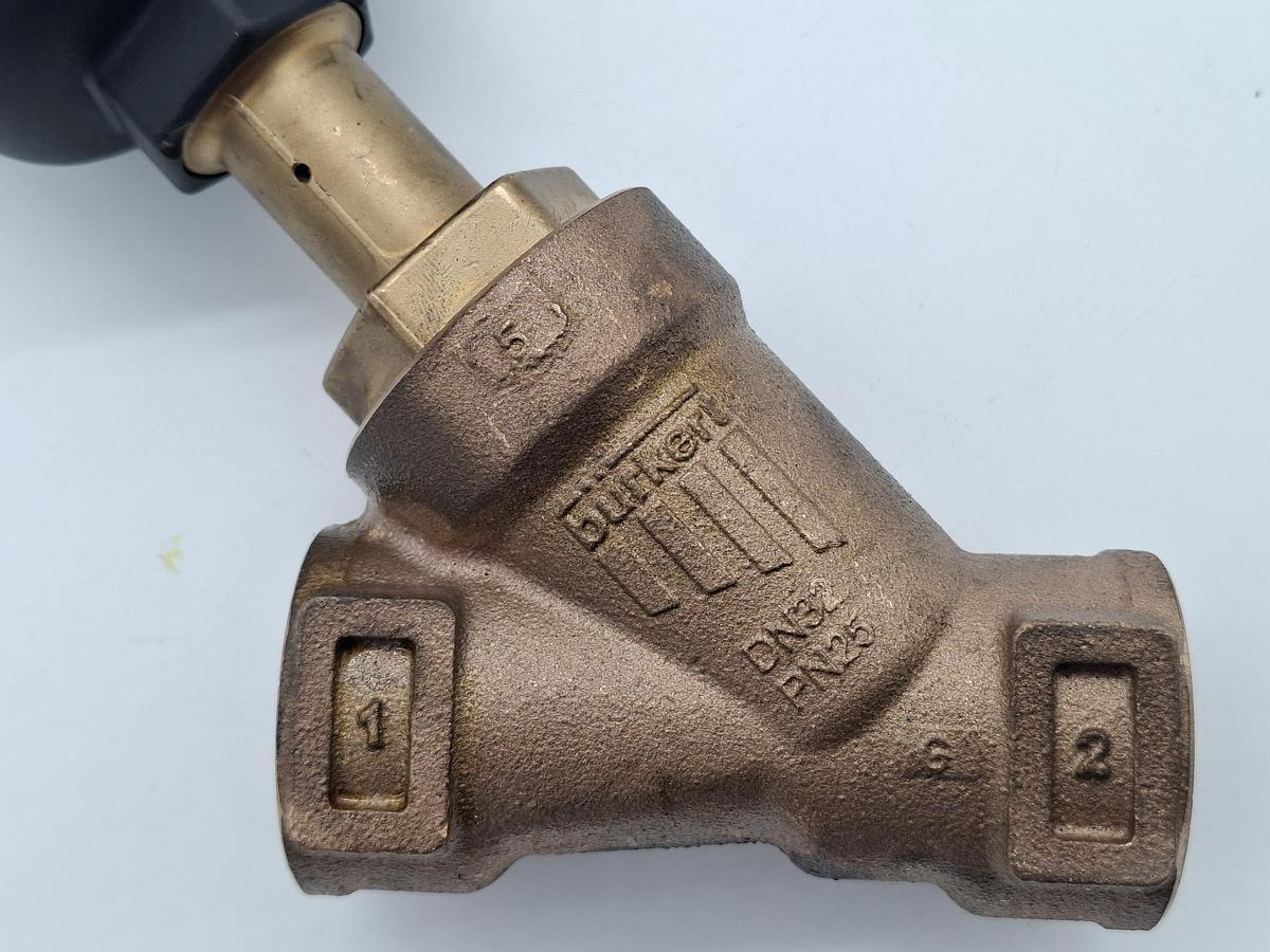 Schrägsitzventil, 2000 B PTFE Kv25, 16bar, DN32, PN25, 187865, Bürkert, neu