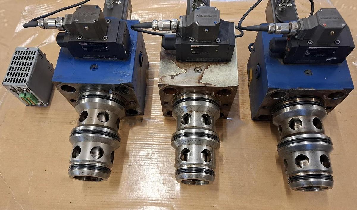 Gebraucht 3 Stück Proportionalventile + Steuergerät, R900948284 + VT-HNC100-2…, Rexroth, gebraucht