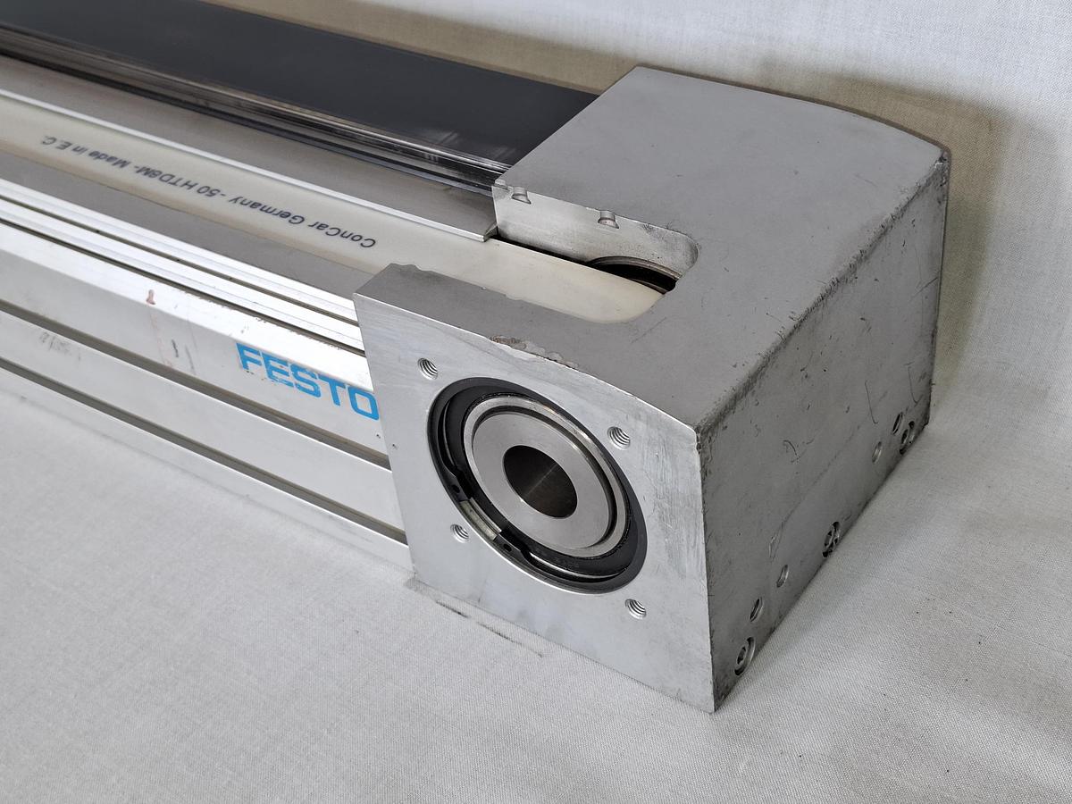 Gebraucht Linearschlitten, Zahnriemenachse, Hub 800, EGC-185-800-TB-KF-0H-CK, 556817, Festo, gebraucht