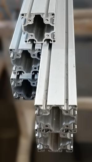 Gebraucht 9,36m Aluminiumprofil zum Sensationspreis €35/m excl., Nut 8mm, 80 x 80mm , gebraucht