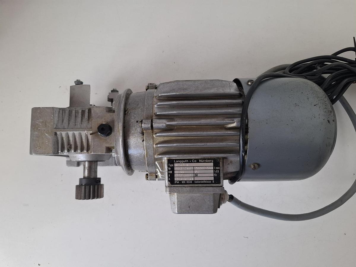 Gebraucht Winkelgetriebemotor, 2800/280/min, I=10:1, 0,55KW, 220/380V, S 40 N, Langguth, gebraucht